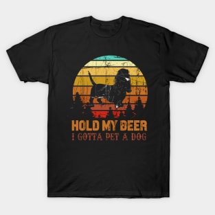 Holding My Beer I Gotta Pet This Basset Hound T-Shirt